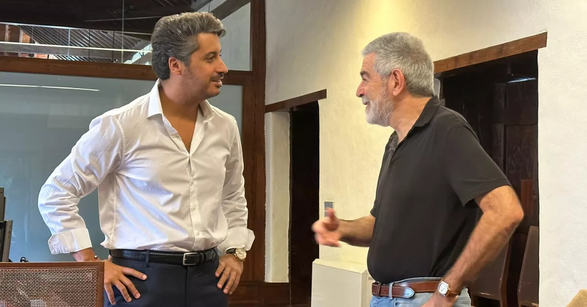 El alcalde de La Laguna, Luis Yeray Gutiérrez (izquierda), con jefe de Biodiversidad y Medio Ambiente del Ayuntamiento de Vitoria-Gasteiz, Fernando de Juana./ CEDIDA 