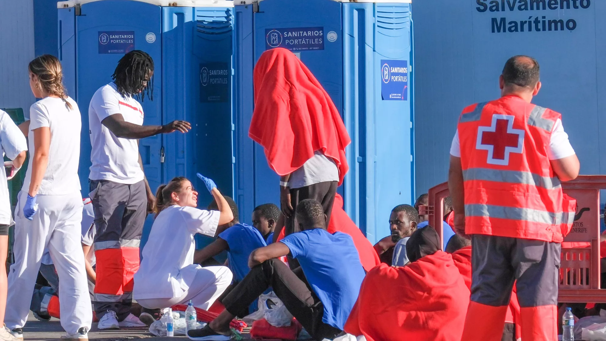 Personas migrantes rescatadas por Salvamento Marítimo / EFE