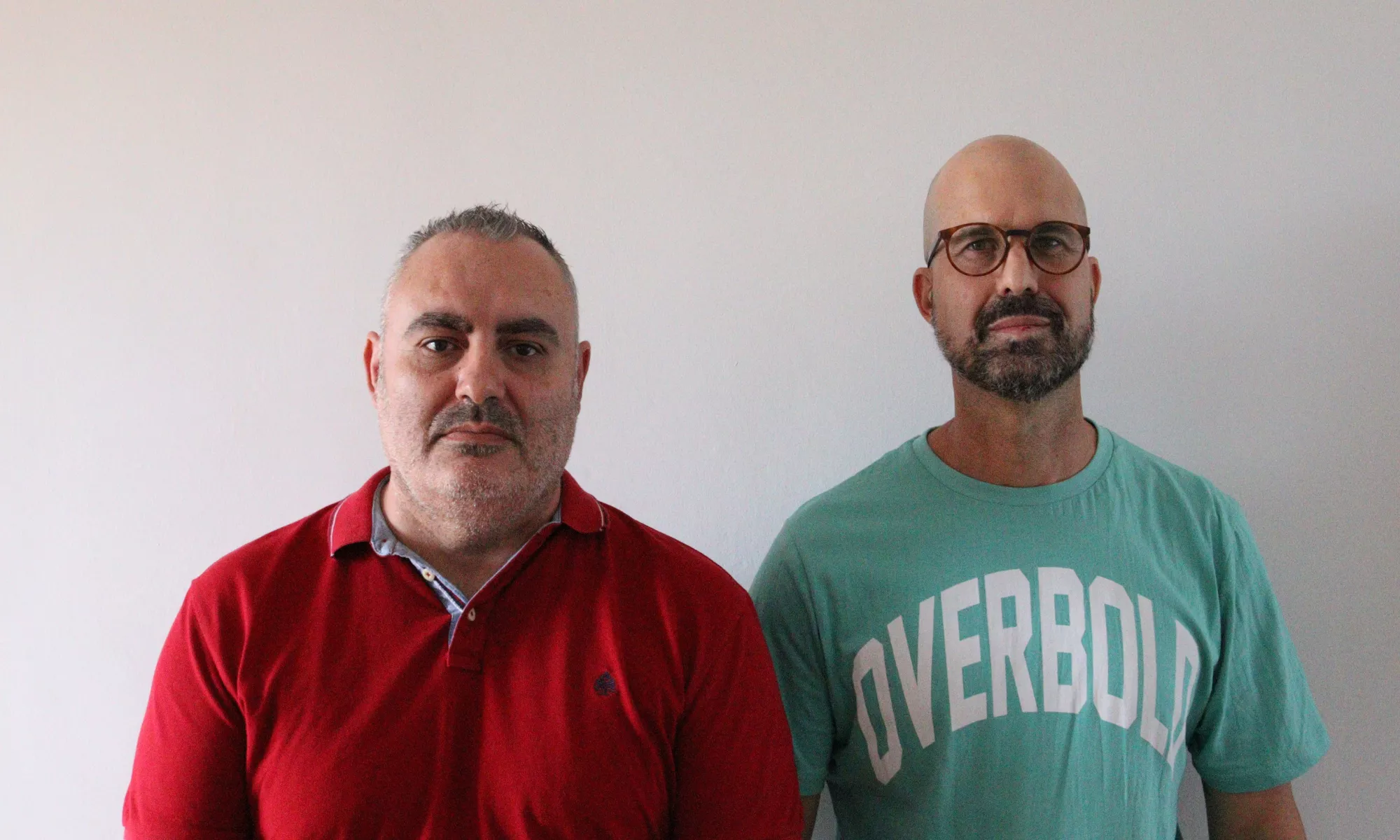 Domingo, a la izquierda, y Tomás, a la derecha, dos de los siete trabajadores que han presentado calcificaciones en lo pulmones que atribuyen al polvo de sílice.ATLÁNTICO HOY