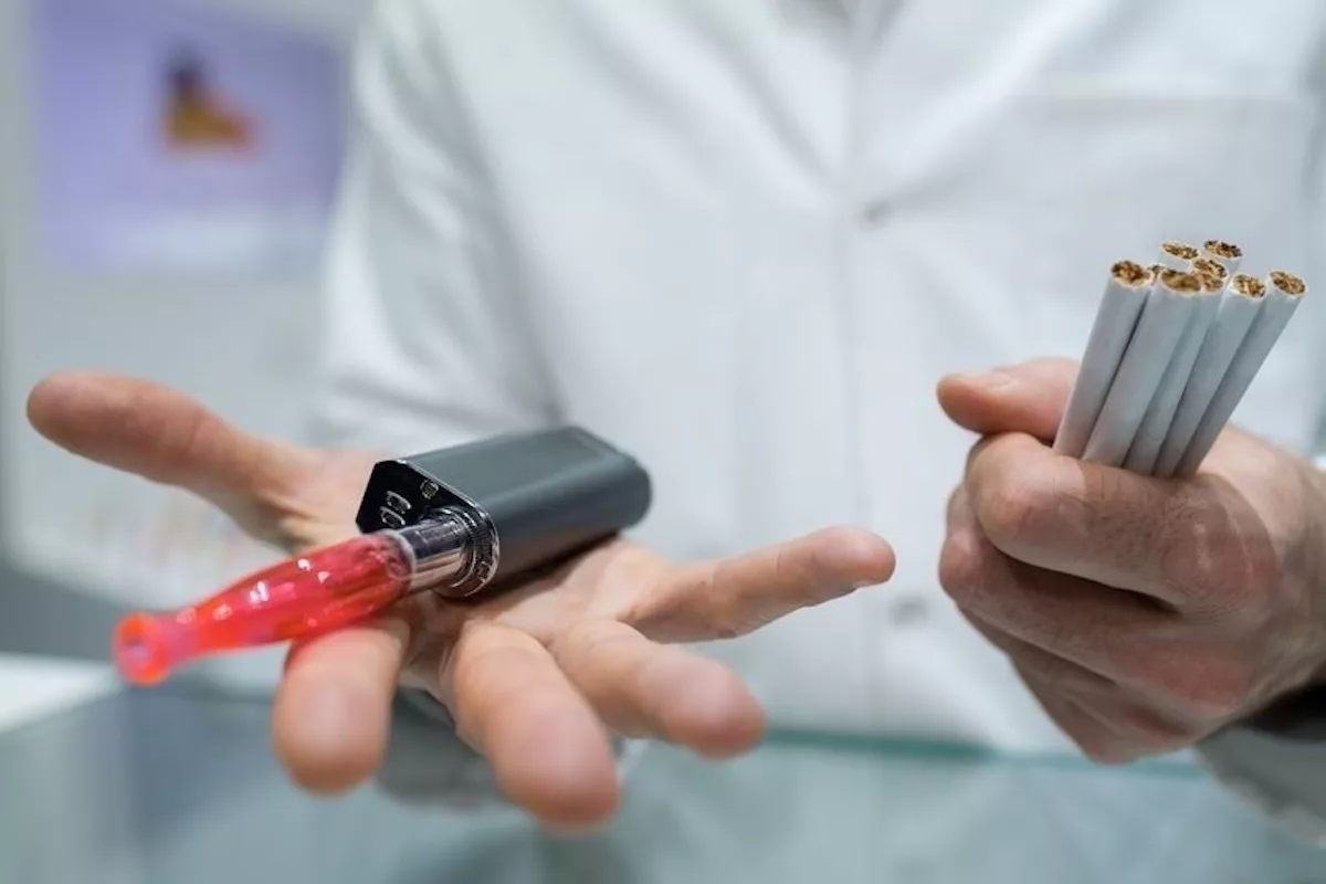 Fumar sin combustión o cigarrillo convencional, una decisión complicada / EP