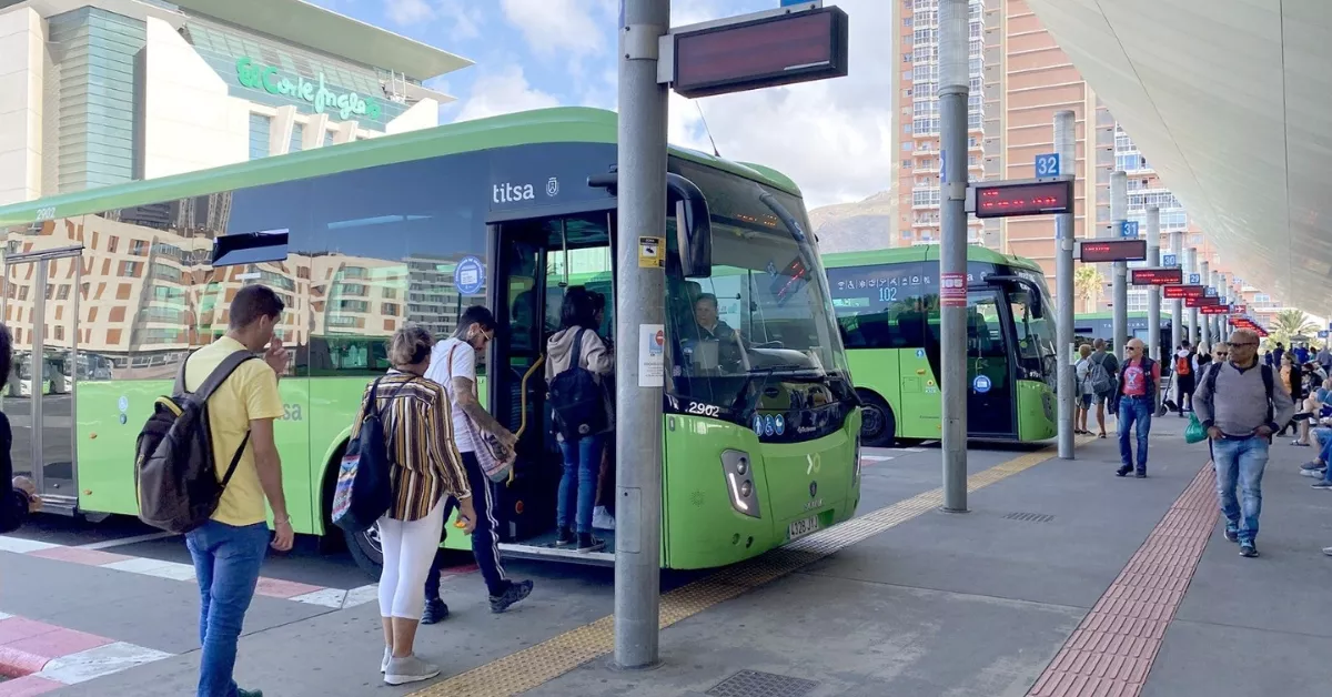 Guaguas de Titsa en el intercambiador de Santa Cruz / CABILDO DE TENERIFE
