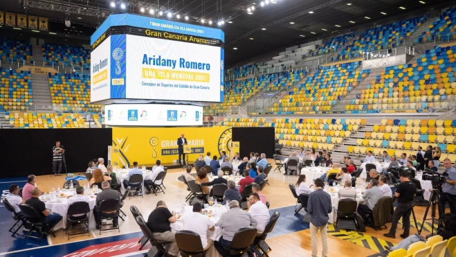 Intervención de Aridany Romero en el desayuno informativo sobre la candidatura al Mundial de Fútbol 2030CABILDO DE GRAN CANARIA