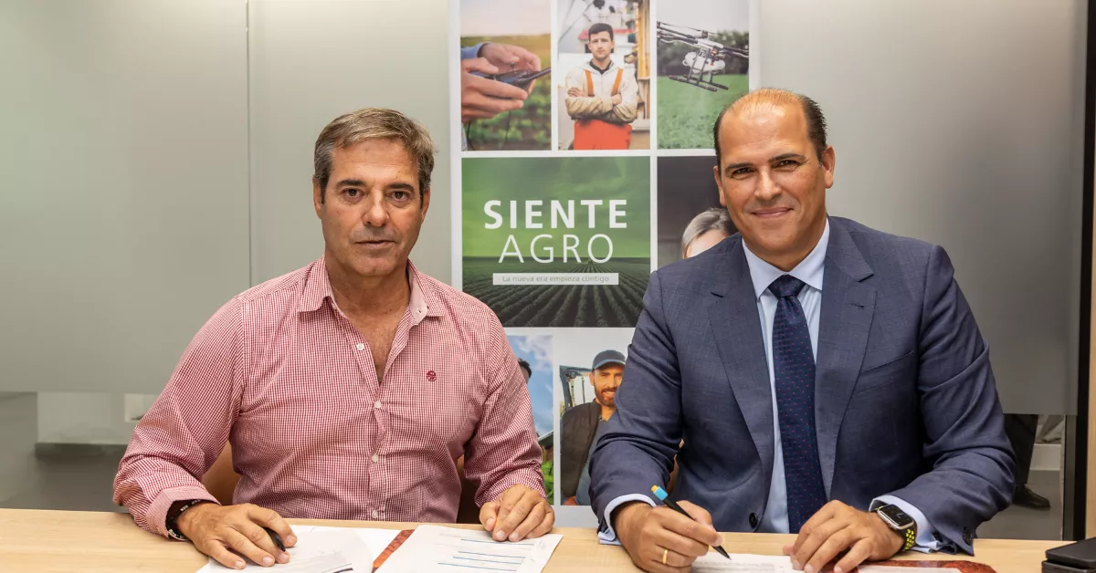 Firma de convenio entre Caixabank y SAT Costa Caleta / CAIXABANK