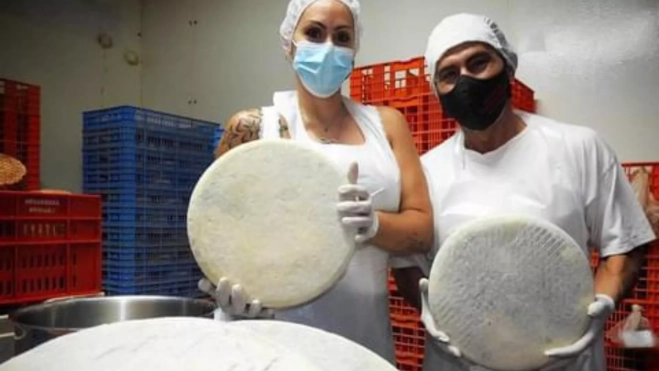 Soraya Sánchez y Sergio Reyes / QUESERÍA ARQUEGRAN