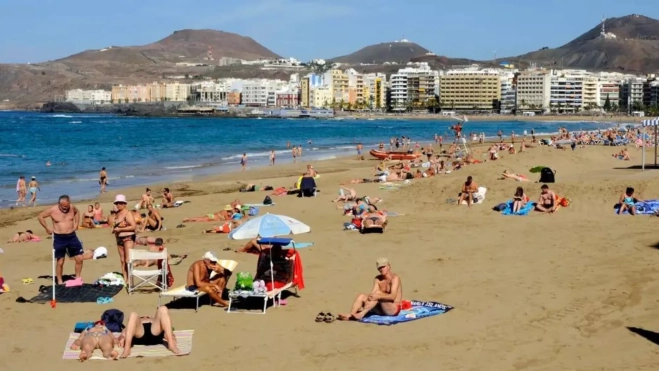 Turistas en CanariasEFE ELVIRA URQUIJO A.