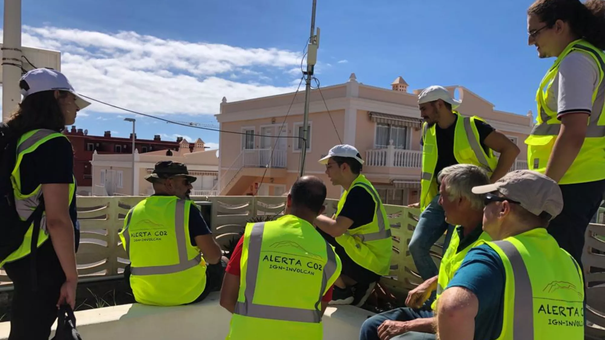 Técnicos del proyecto 'Alerta CO2' de la isla de La Palma / INVOLCAN