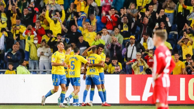 Los jugadores de la UD Las Palmas celebran el gol de Kirian frente al Atlético de Madrid. / QUIQUE CURBELO-EFE Los jugadores de la UD Las Palmas celebran el gol de Kirian frente al Atlético de Madrid. / QUIQUE CURBELO-EFE