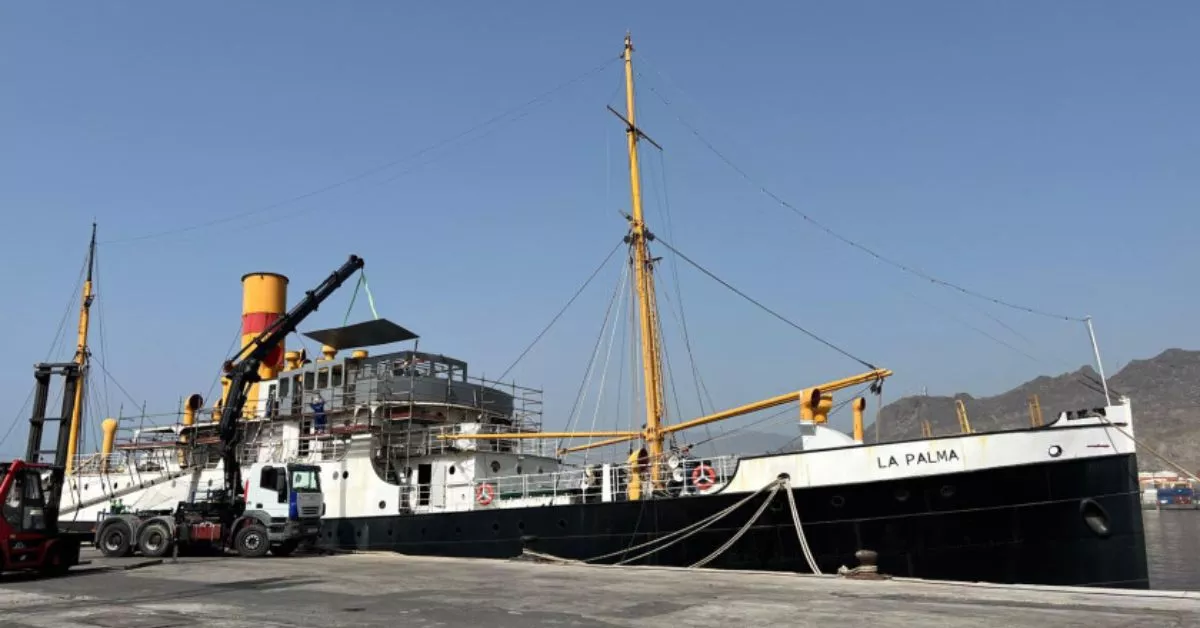 El Correillo La Palma en el Dique del Este recibiendo trabajos de reformas / FUNDACION CANARIA CORREILLO LA PALMA