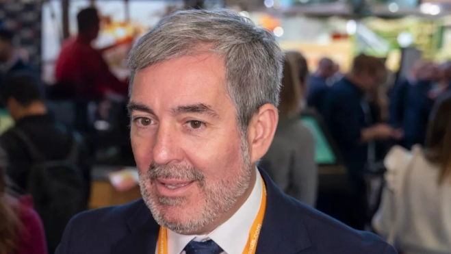 Fernando Clavijo atendiendo a los medios durante la World Travel Market. / NACHO GONZÁLEZ ORAMAS - CONSEJERÍA DE TURISMO Fernando Clavijo atendiendo a los medios durante la World Travel Market. / NACHO GONZÁLEZ ORAMAS - CONSEJERÍA DE TURISMO