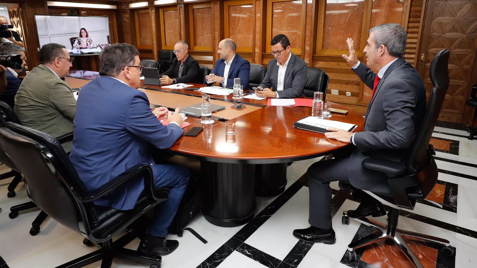 El Consejo de Gobierno aprueba la modificación de la ley del sector eléctrico canario