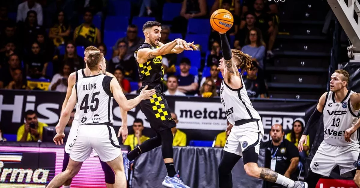 Con 22 puntos y 7 asistencias Jaime Fernández fue el mejor del Canarias y en varias jugadas combinó con Ristic, que terminó con 16 puntos./ BCL.