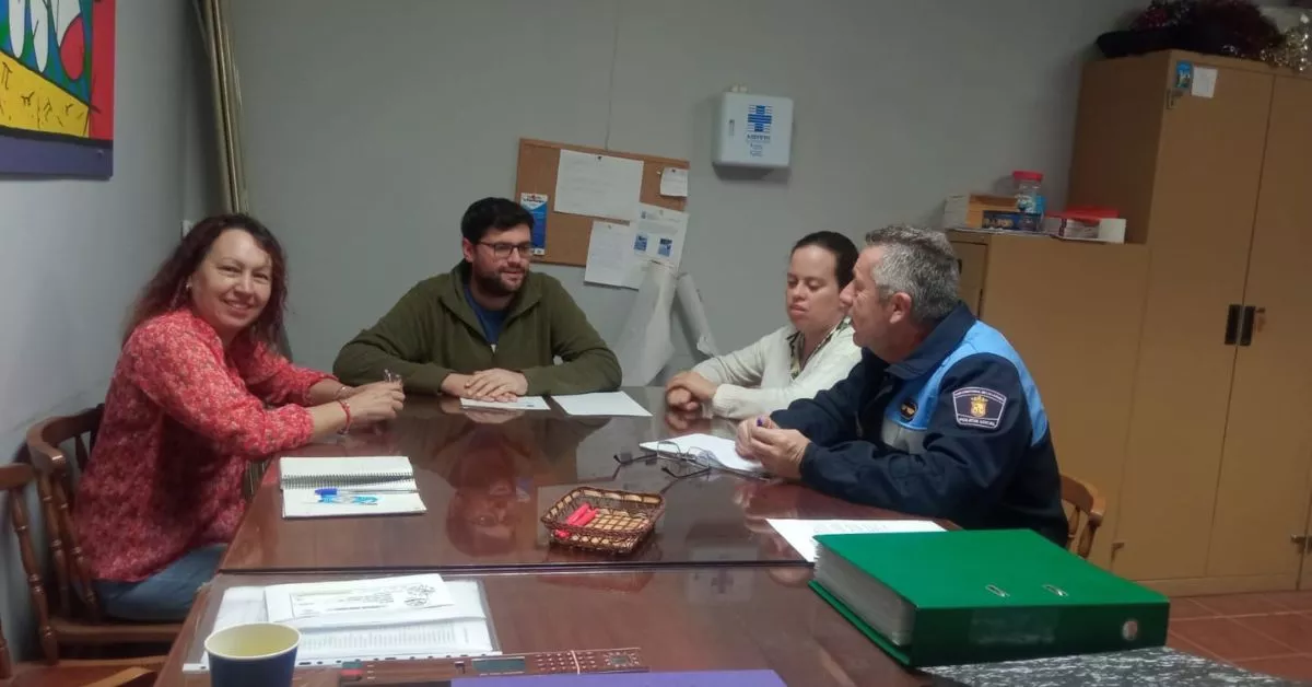Reunión de la Asociación de Vecinos Las Mercedes con la Policía Local de La Laguna / AA.VV Las Mercedes