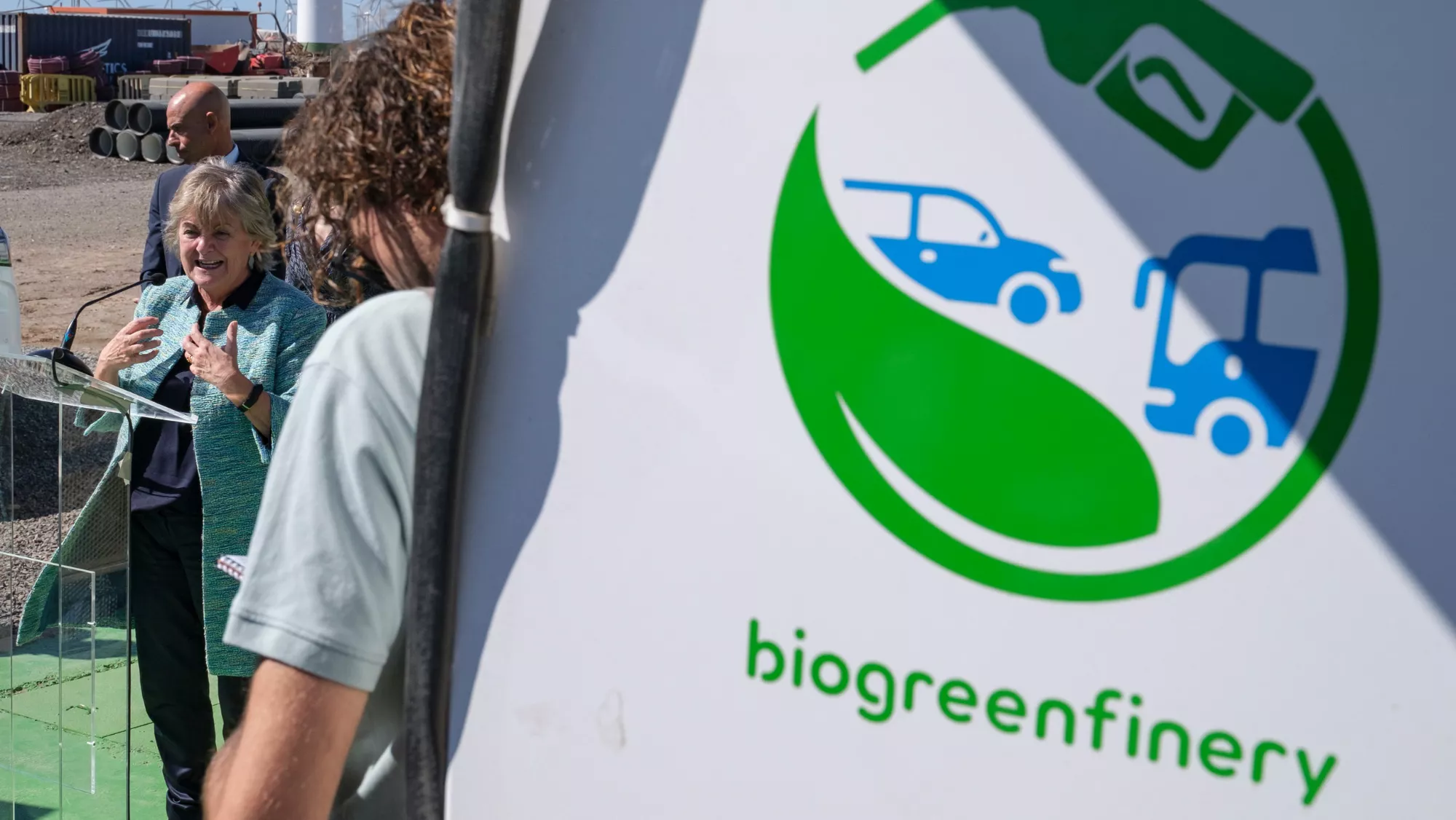 La primera biorrefinería  100 % renovable de España está en Canarias / EFE - ÁNGEL MEDINA G.