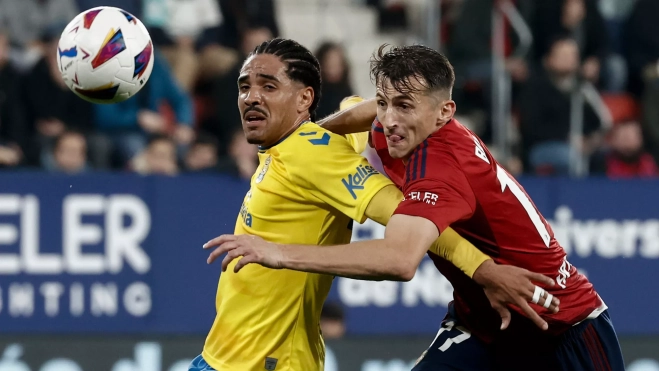 Partido entre Las Palmas y Osasuna / EFE - JESÚS DÍGES