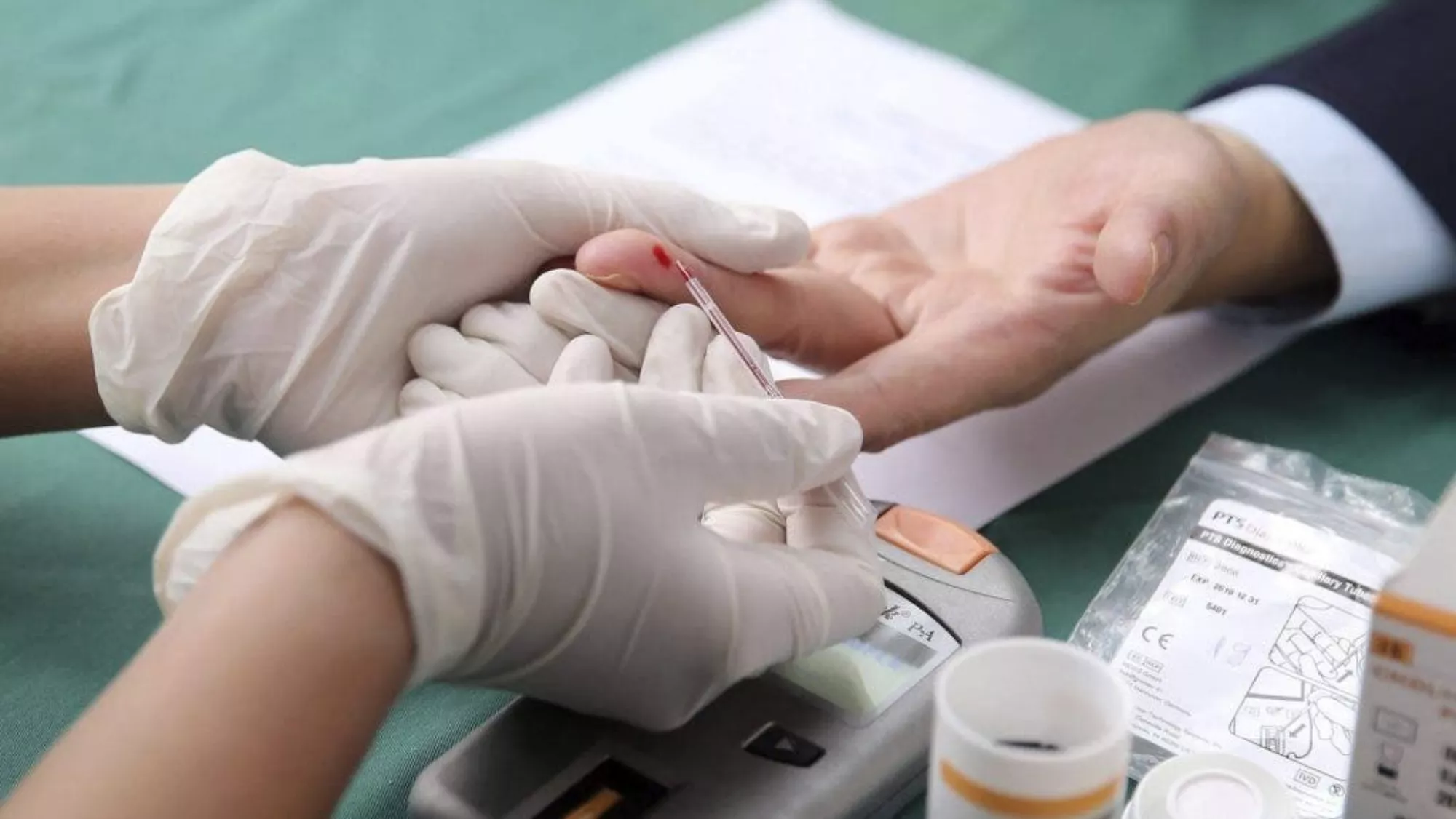 Una persona con diabetes en el médico / EFE