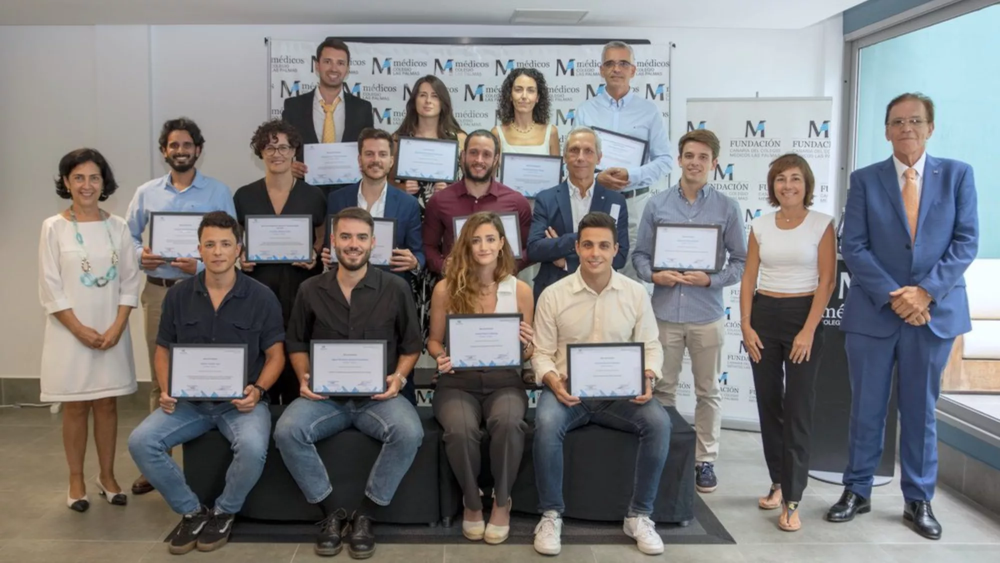 Ganadores de la beca / COLEGIO OFICIAL DE MÉDICOS DE LAS PALMAS