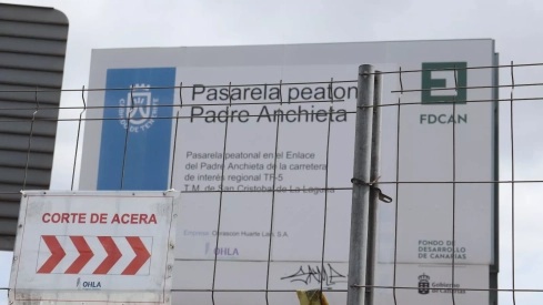 Cartel que anuncia las obras en Padre Anchieta. / ATLÁNTICO HOY