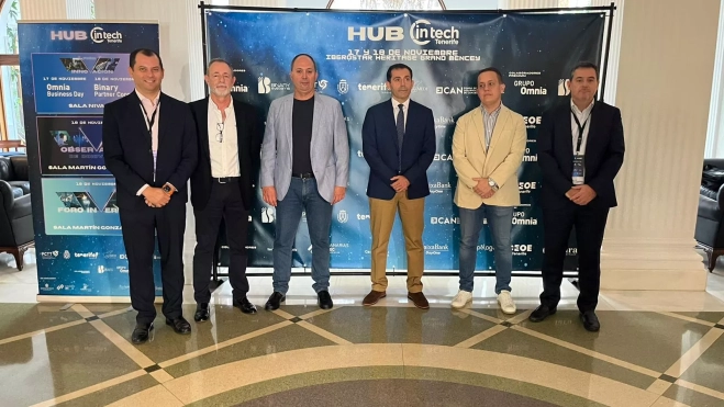 Foto de los protagonistas de la primera jornada del Hub Intech Tenerife / AH / BELA CABRERA