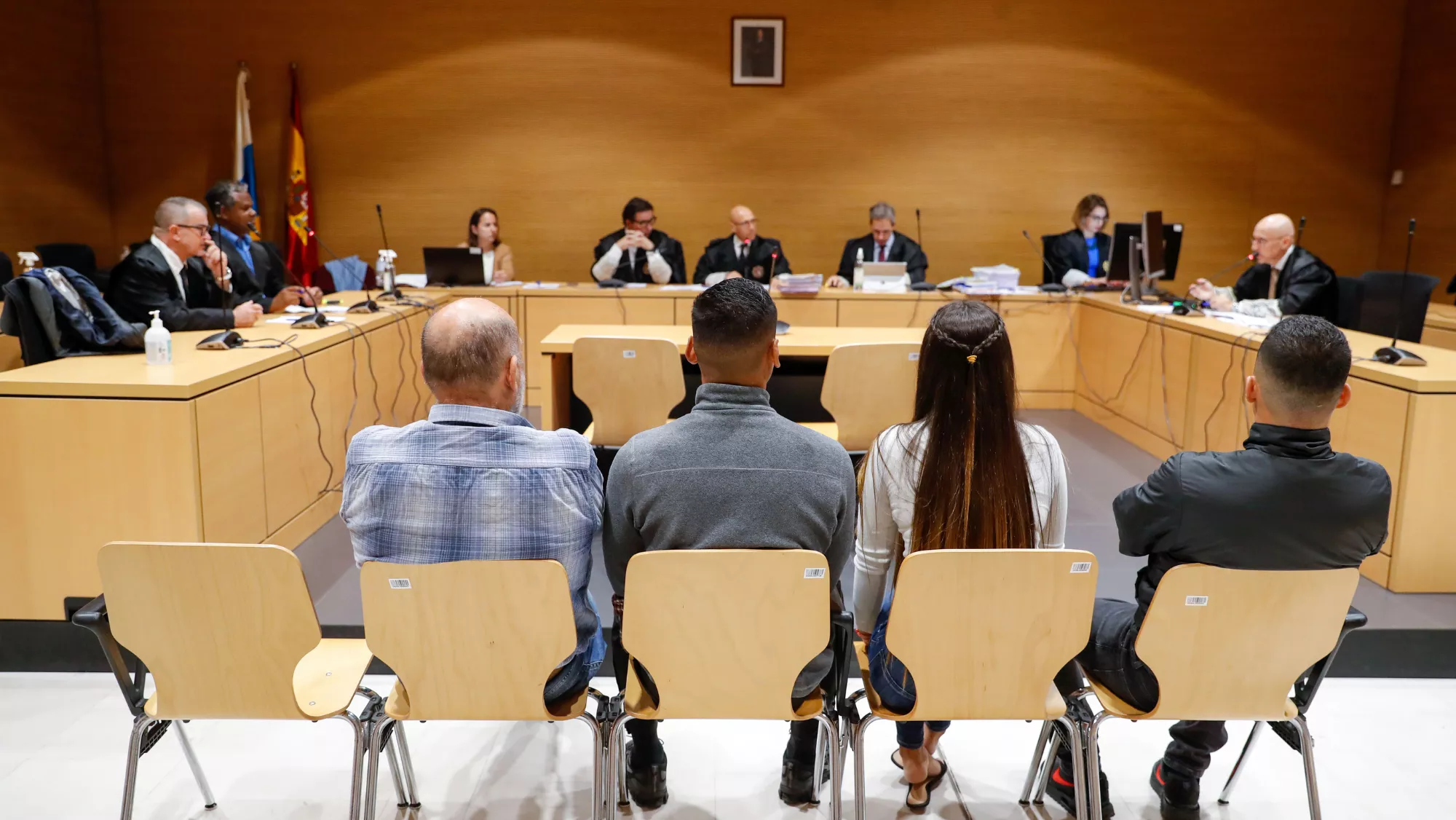 Los cuatro tripulantes de un velero se han declarado este jueves culpables de tráfico / ELVIRA URQUIJO - EFE