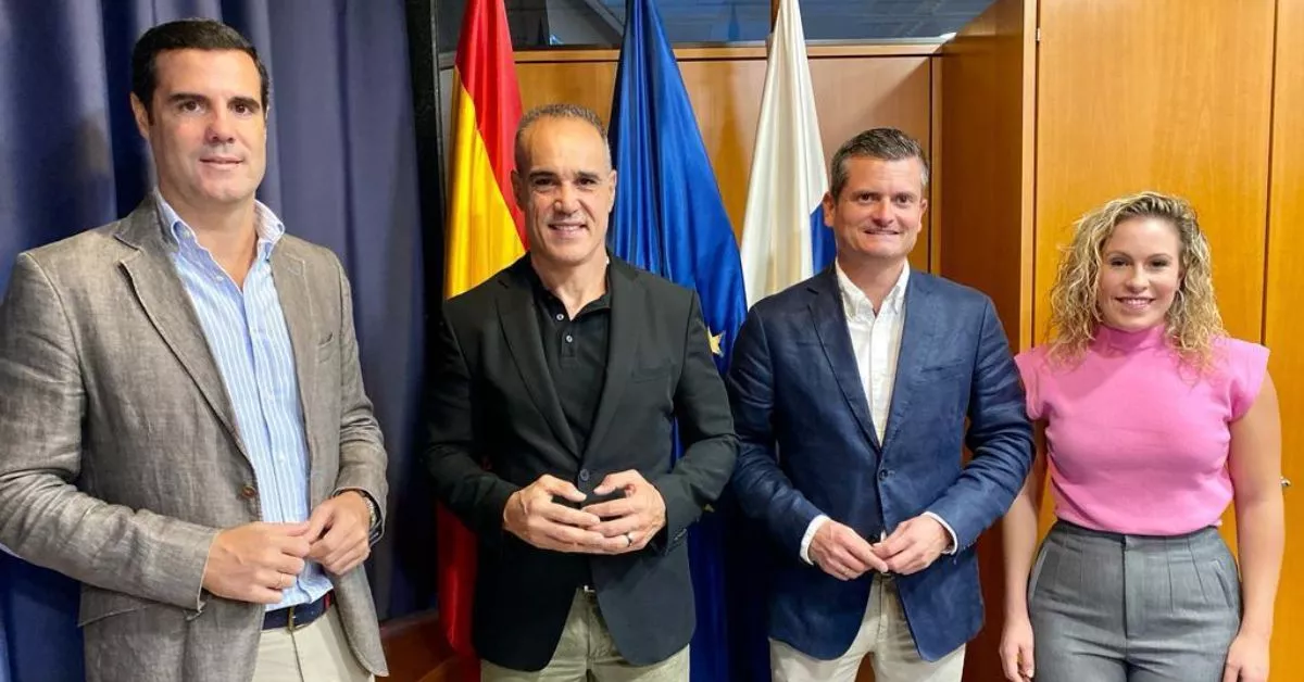 El viceconsejero de Economía e Internacionalización, Gustavo González, el comisionado del REF, José Ramón Barrera, y los diputados nacionales del PP, Juan Antonio Rojas y Laura Lima / CEDIDA