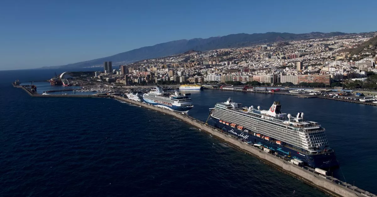 Imagen aérea del Puerto de Santa Cruz de Tenerife / CEDIDA