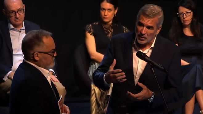 Adolfo Utor, presidente de Baleària, tras recibir el premio / AH