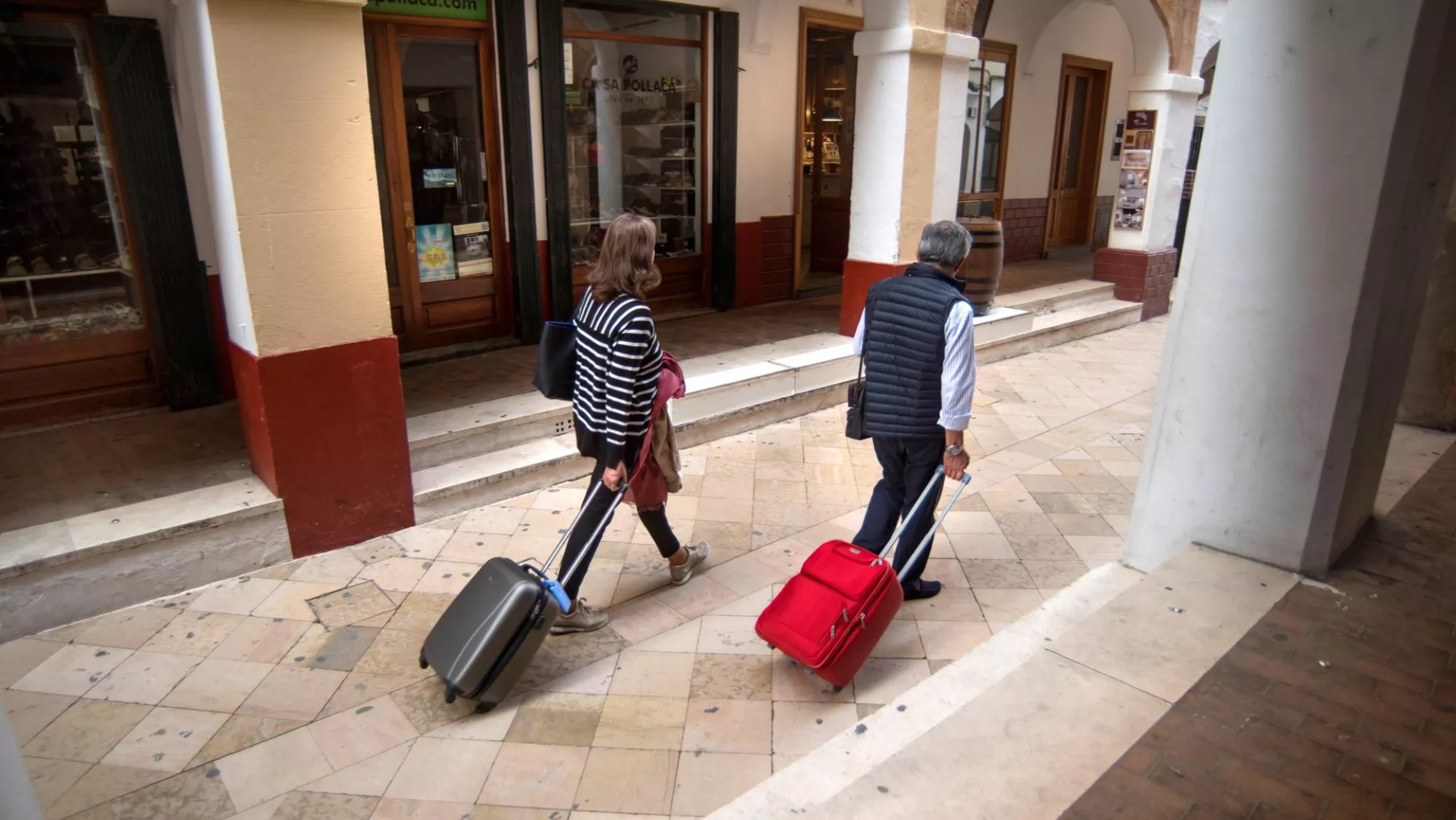 Canarias lidera el turismo extrahotelero con un 87,3 % de ocupación en enero. / EFE - DAVID ARQUIMBAU