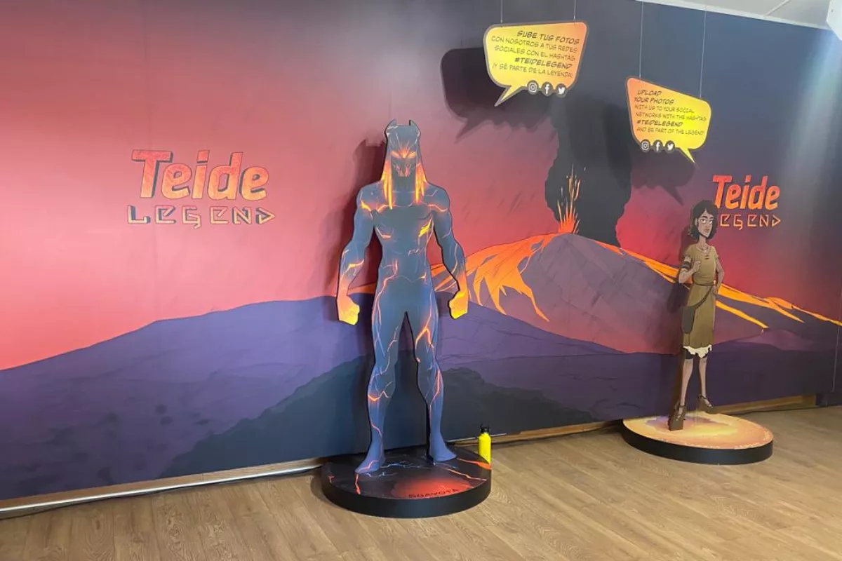Exposición 'Teide Legend' en el centro de visitantes del teleférico. / ATLÁNTICO HOY- ALBA MARICHAL