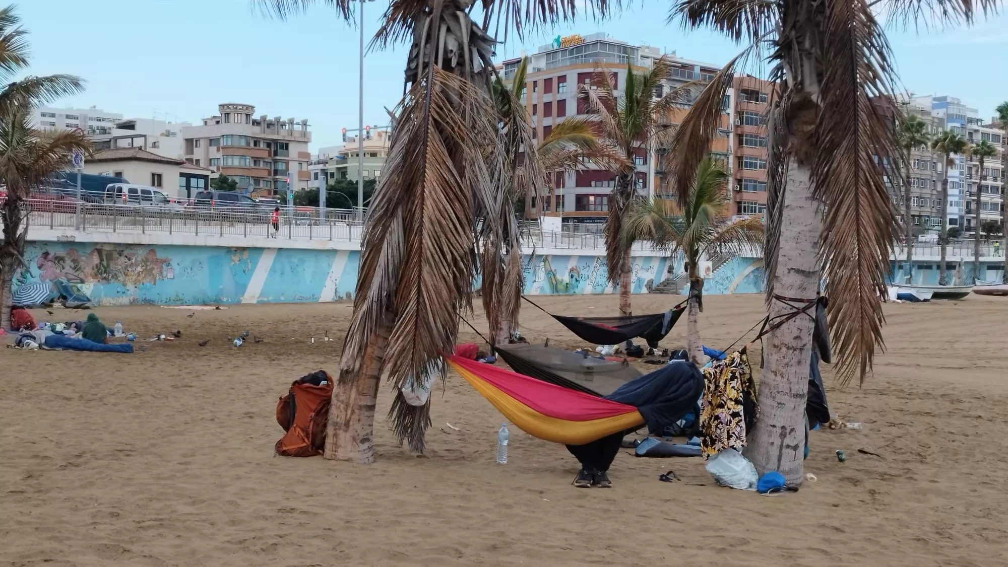 El PP pide más vigilancia en Las Alcaravaneras por un grupo de jóvenes que acamparon en la playa / CEDIDA