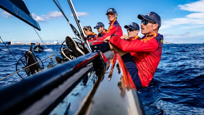 En un primer plano se ve a Alex Muscat en la banda / Martina Orsini