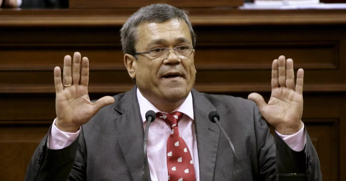 Miguel Cabrera Pérez-Camacho, presidente del Real Casino de Tenerife, en su época como político./ ARCHIVO