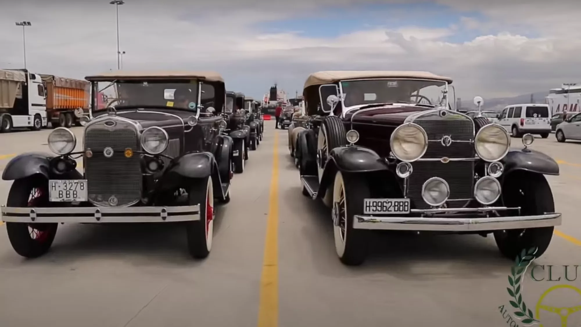 Coches históricos desplazándose para una exposición en Gran CanariaCACC