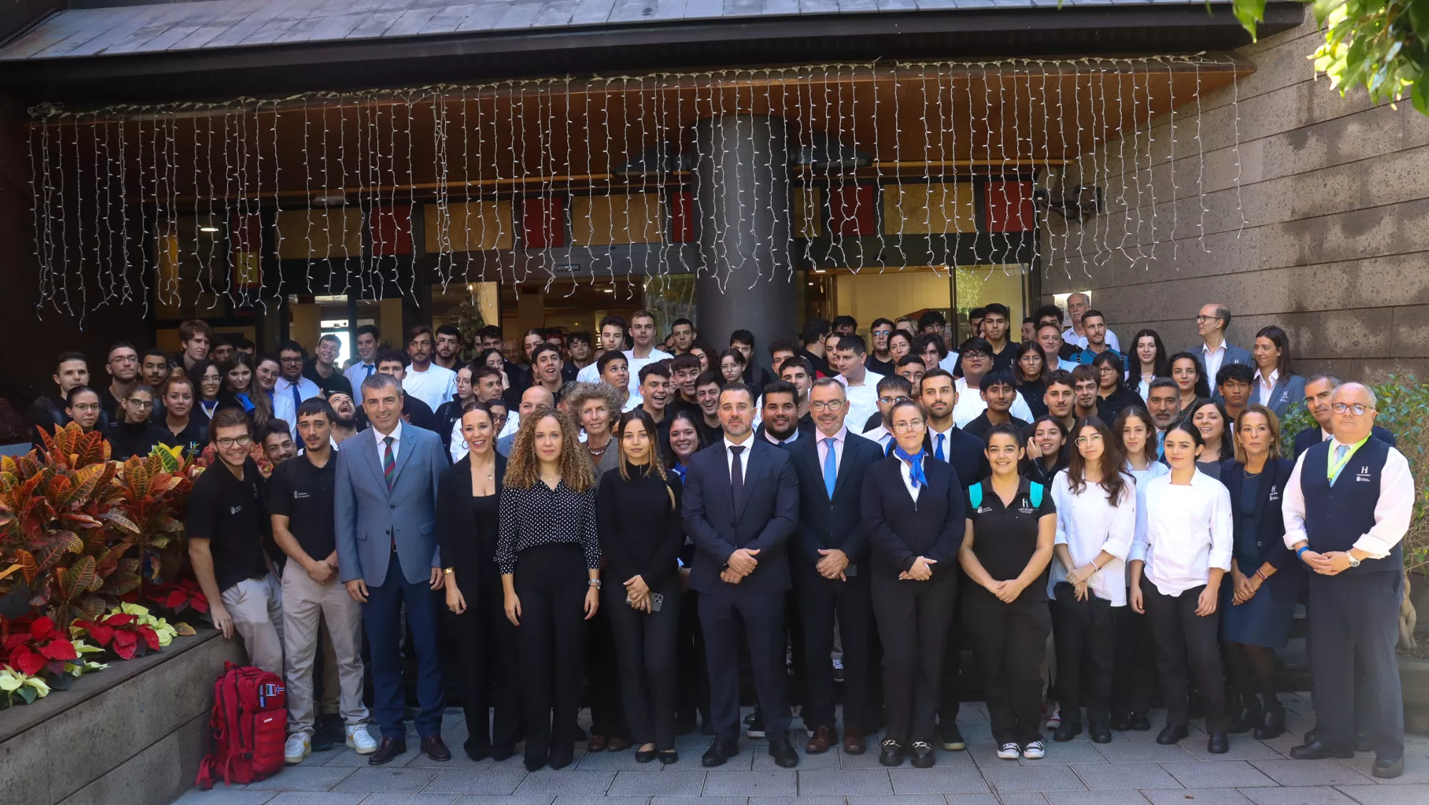 Manuel Domínguez participa en un encuentro con el alumnado de Hoteles Escuela de Canarias./ CEDIDA