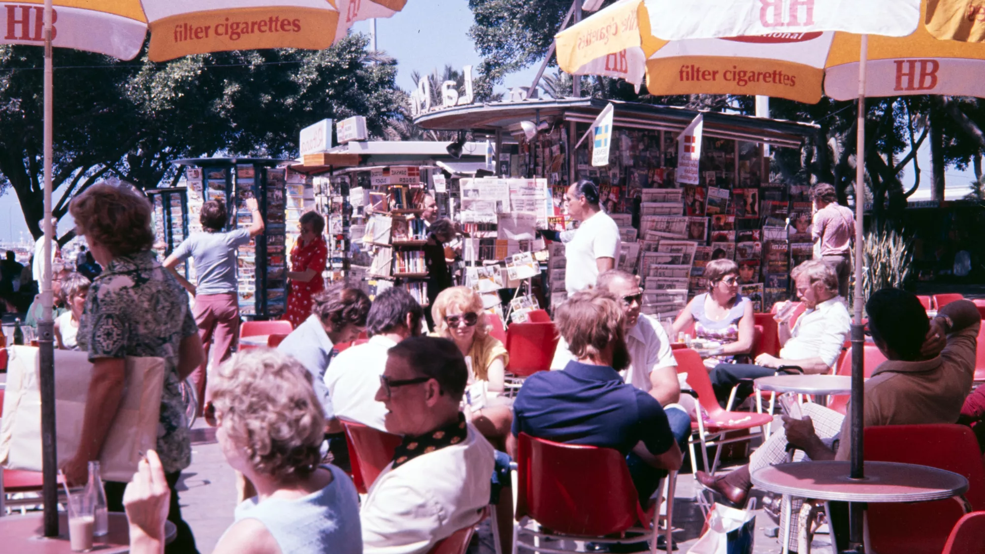 Una terraza en Canarias en la década de los setenta / FEDAC