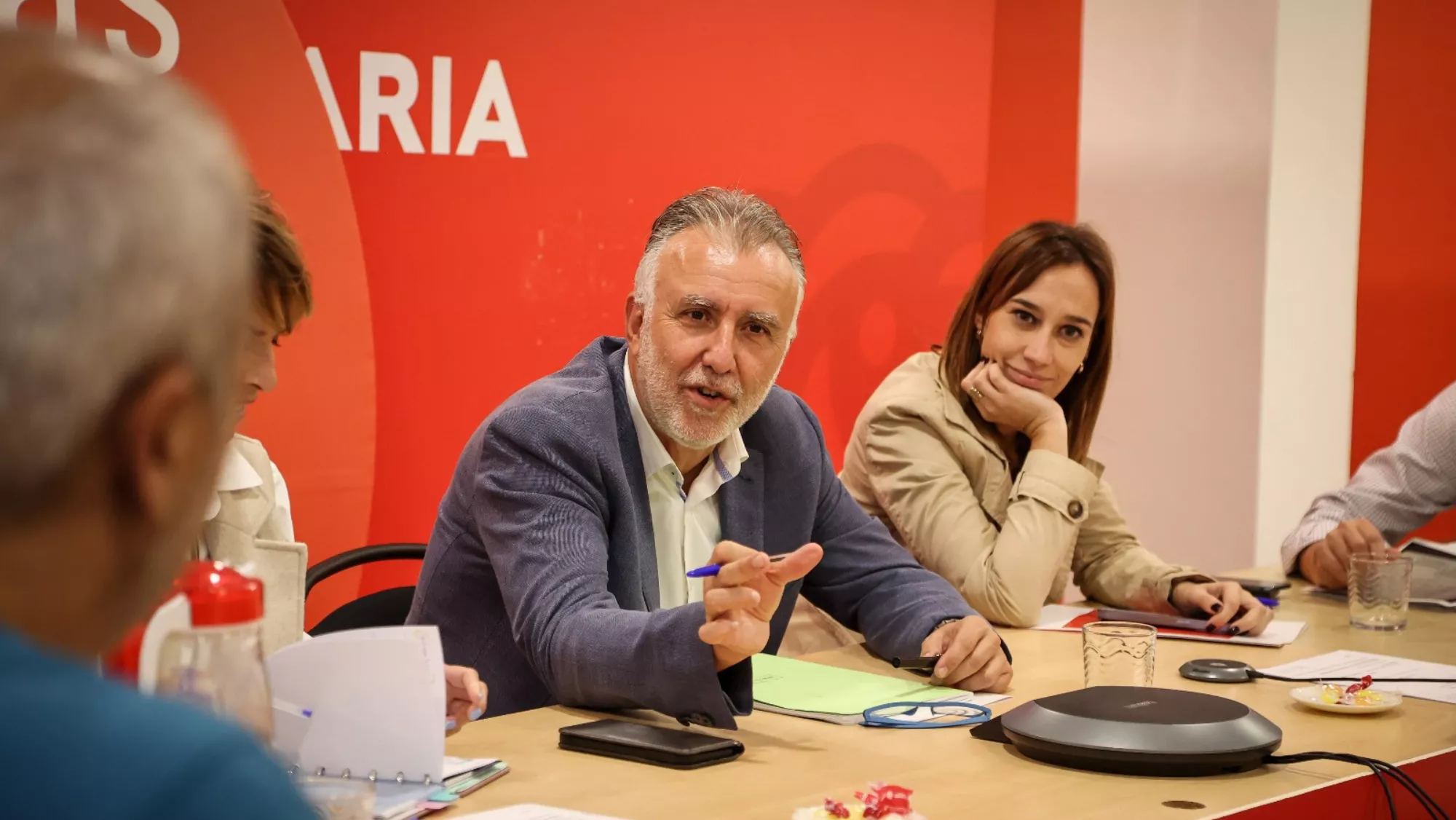Ángel Víctor Torres y Nira Fierro. / PSOE