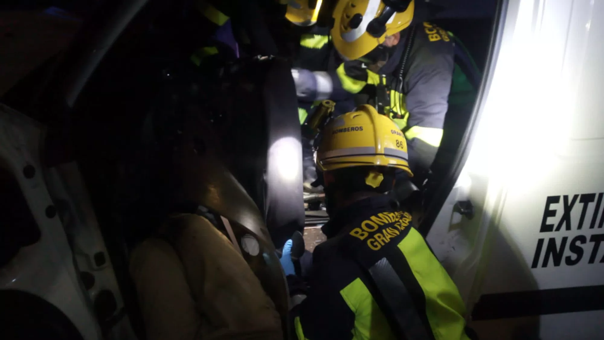 Momento del rescate por parte de los bomberos de Gran Canaria / AH