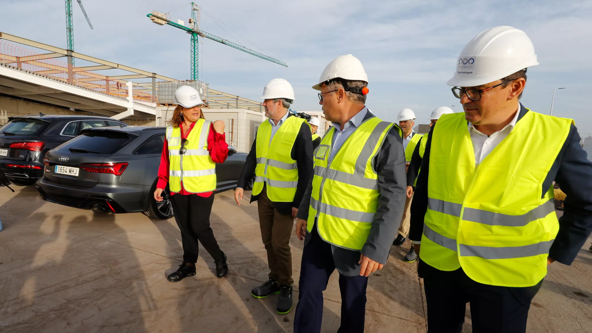 Visita del Fernando Clavijo y Pablo Rodríguez a las obras del Puerto de Las Palmas / EFE  - ELVIRA URQUIJO