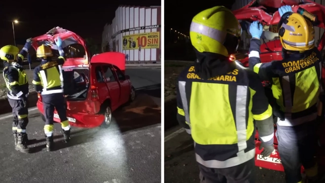 Imágenes de los bomberos ayudando a sacar a la persona del vehículo / BOMBEROS