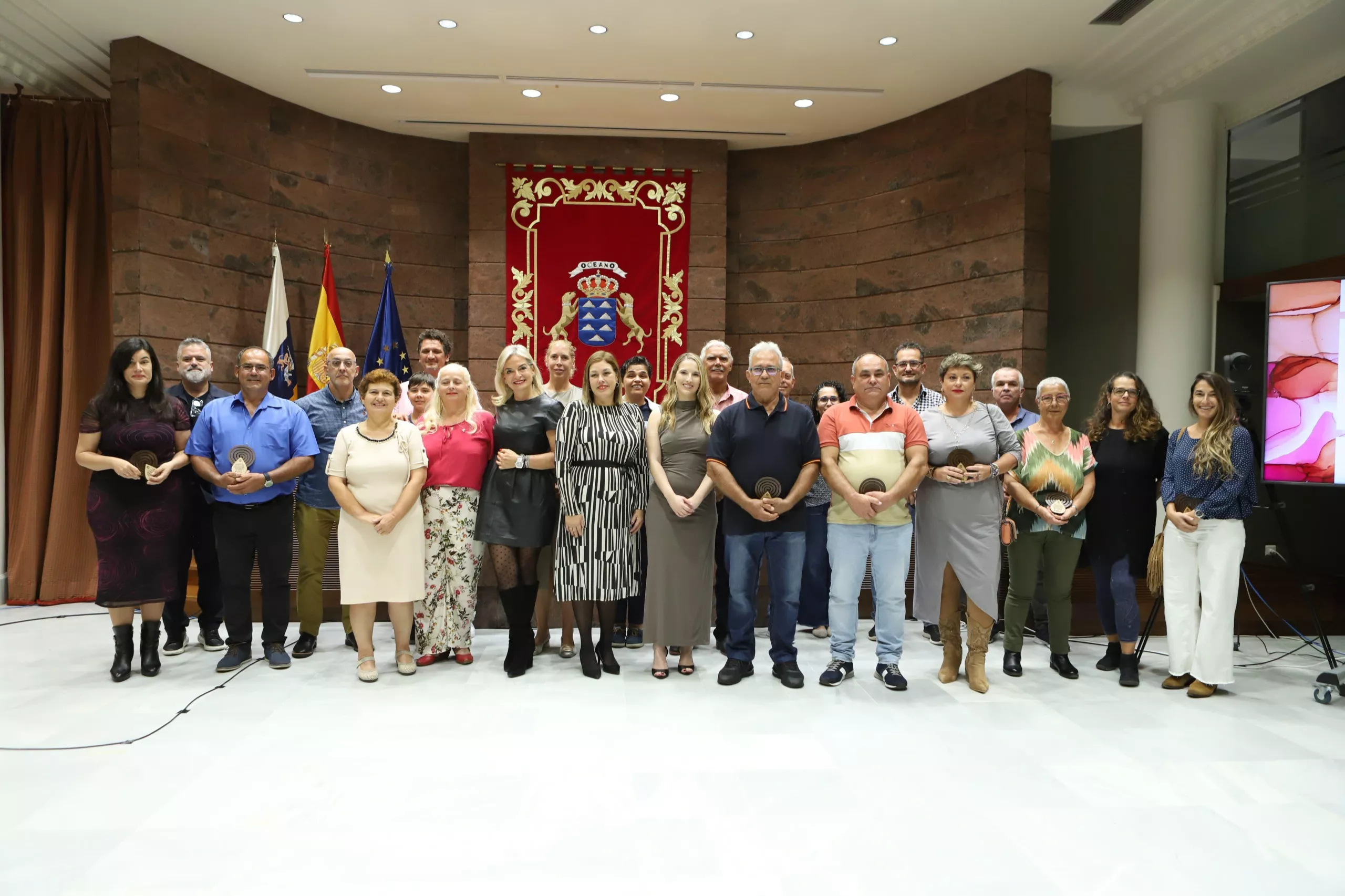 Homenaje a los grandes donantes de sangre de las 8 islas. / CEDIDA