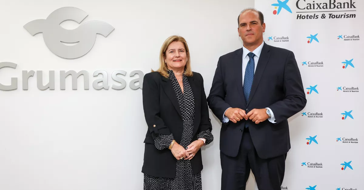  Alicia Martinón, CEO del Grupo Grumasa Martinón, y Manuel Afonso, director territorial de CaixaBank en Canarias / CAIXABANK
