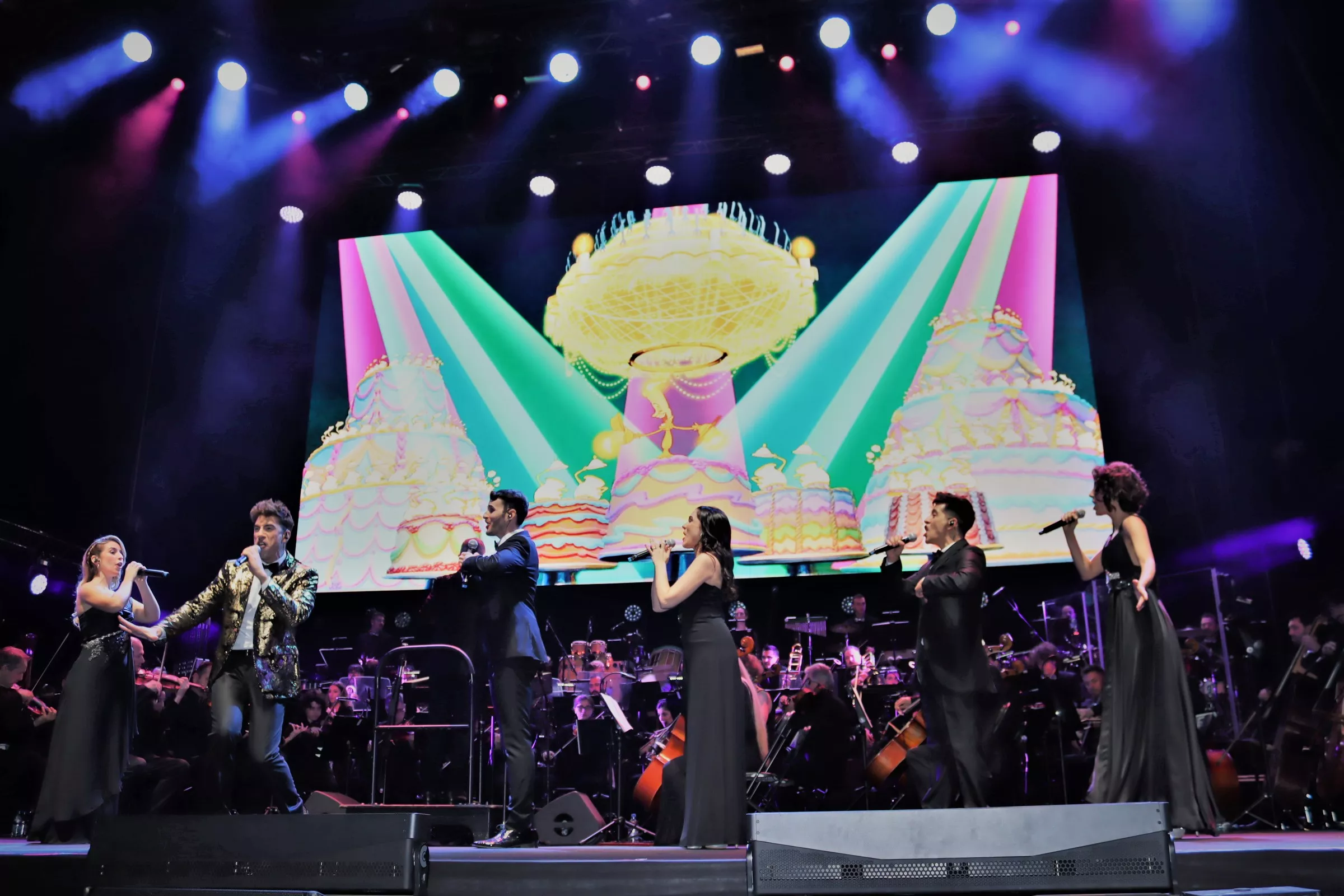 Los cantantes del espectáculo Disney, Magia y Sinfonía en uno de los ensayos en el Gran Canaria Arena. / DISNEY, MAGIA Y SINFONÍA