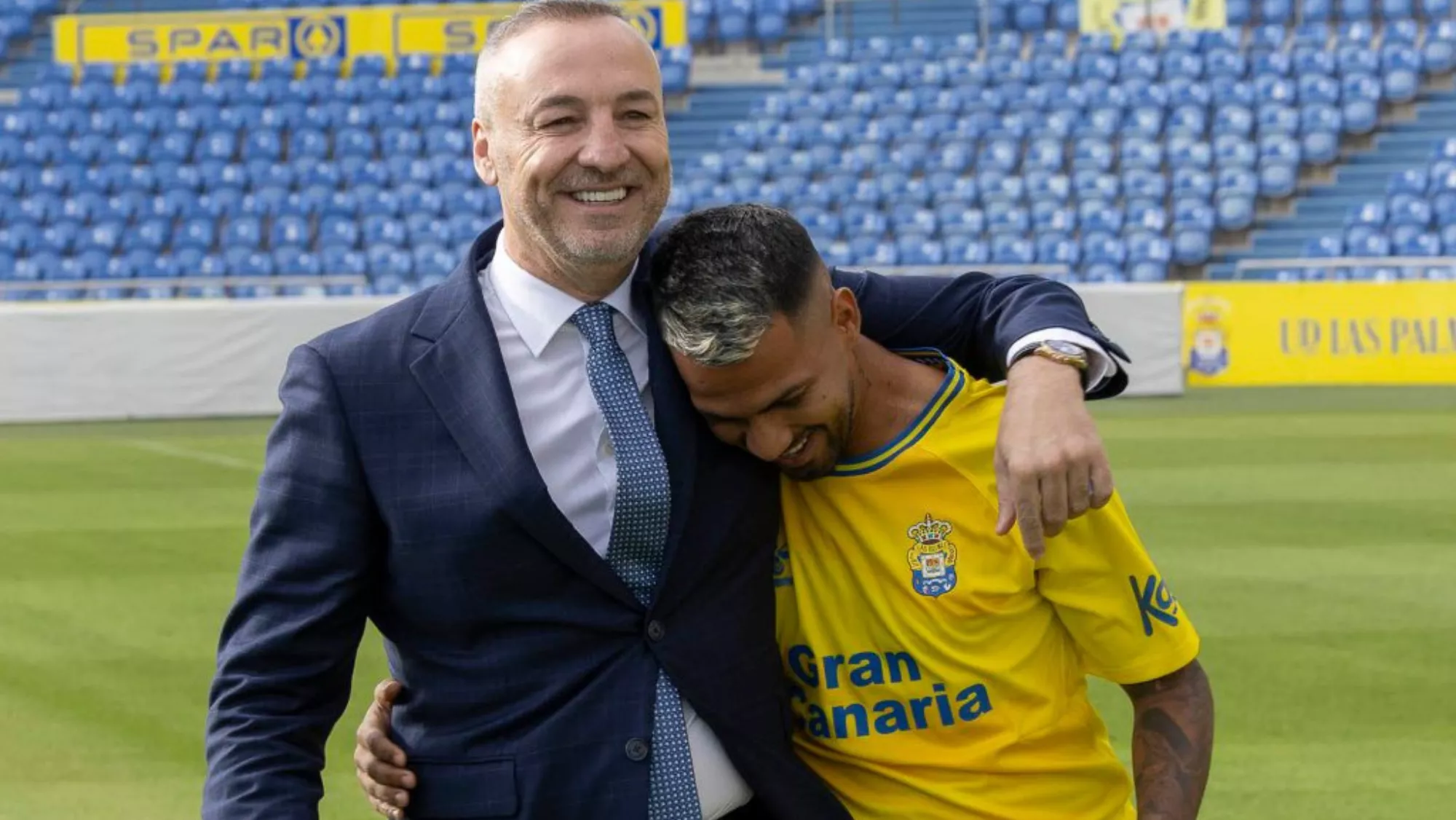 El regreso de Jonathan Viera, primera papa caliente para Luis García en la UD Las Palmas. / UD LAS PALMAS