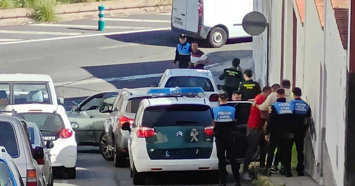 Momento de la detención del individuo que amenazaba a una menor en Arucas / ATLÁNTICO HOY