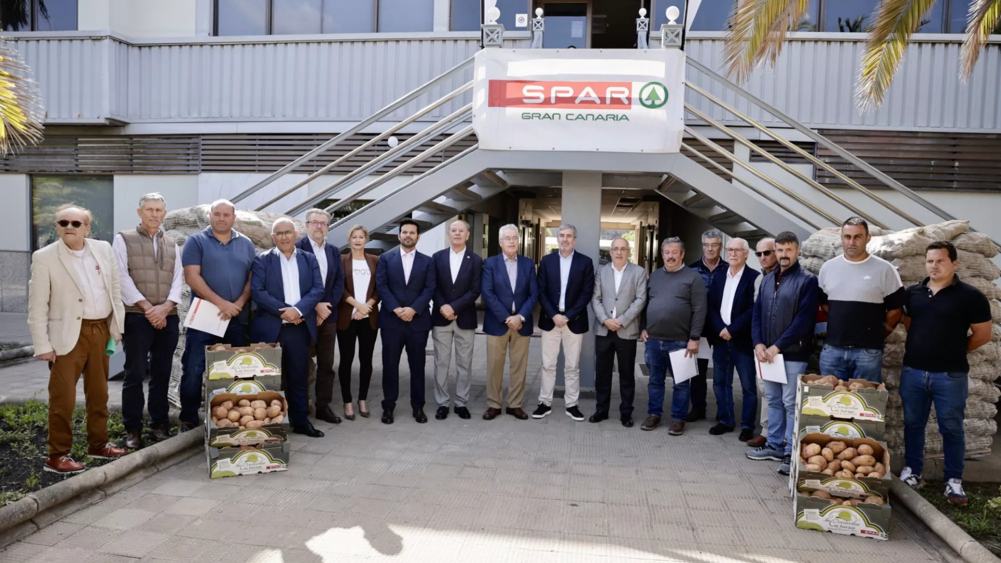 Firmantes del convenio de papa local / SPAR CANARIAS