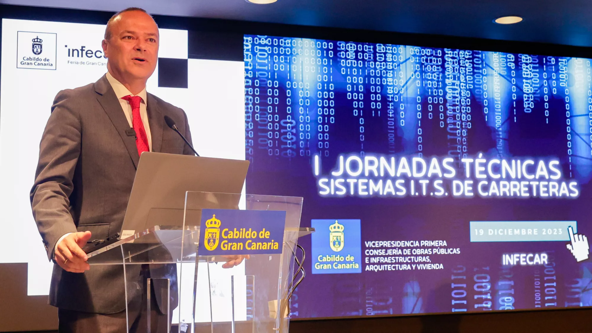 Augusto Hidalgo asegura que el nueva regulación semafórica inteligente ha mejorado el tráfico de Torre Las Palmas / CABILDO DE GRAN CANARIA