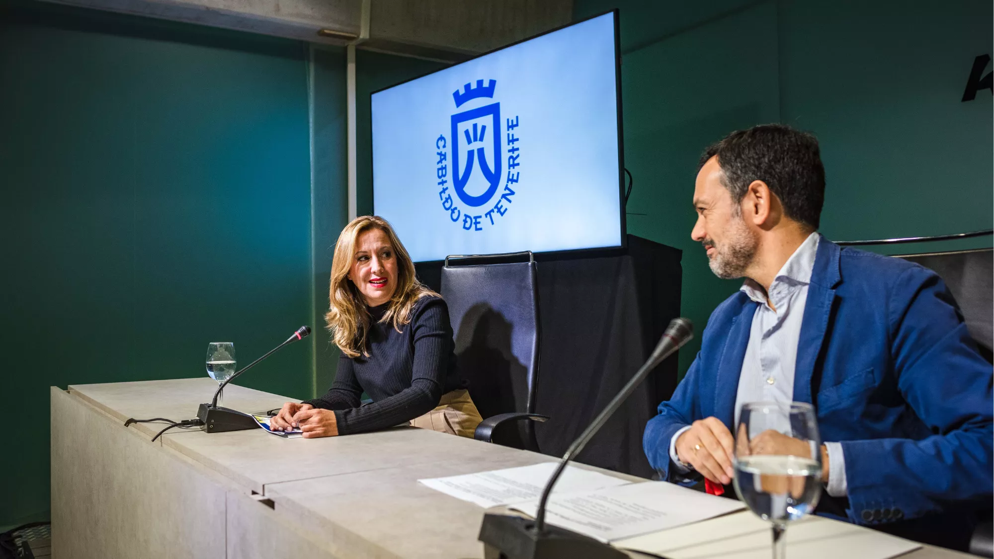 La presidenta del Cabildo de Tenerife, Rosa Dávila y el vicepresidente Lope Afonso. / CEDIDA