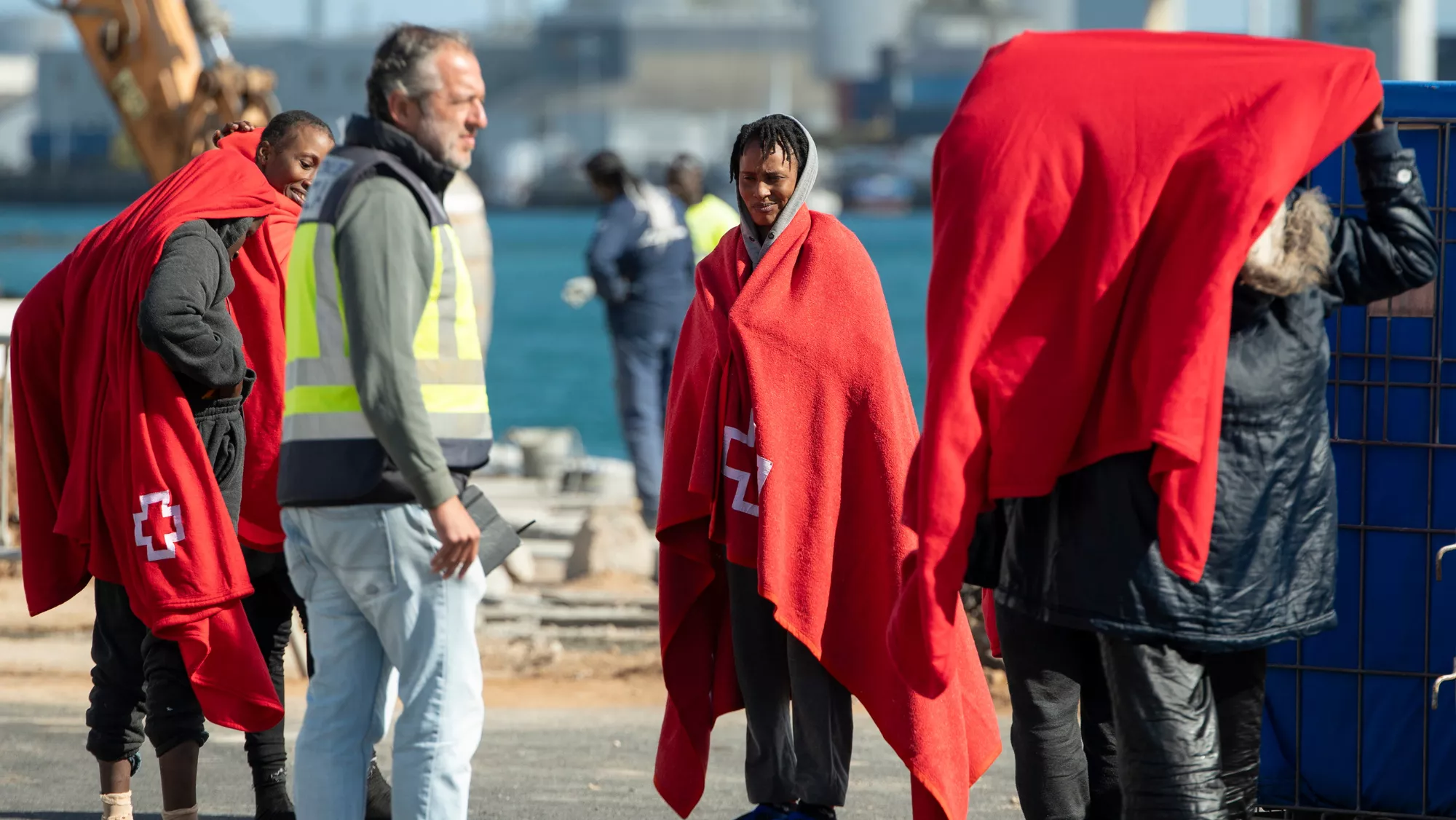 Personas migrantes que llegaron a Lanzarote y Gran Canaria. Dibril ha sido uno de ellos / EFE - ADRIEL PERDOMO