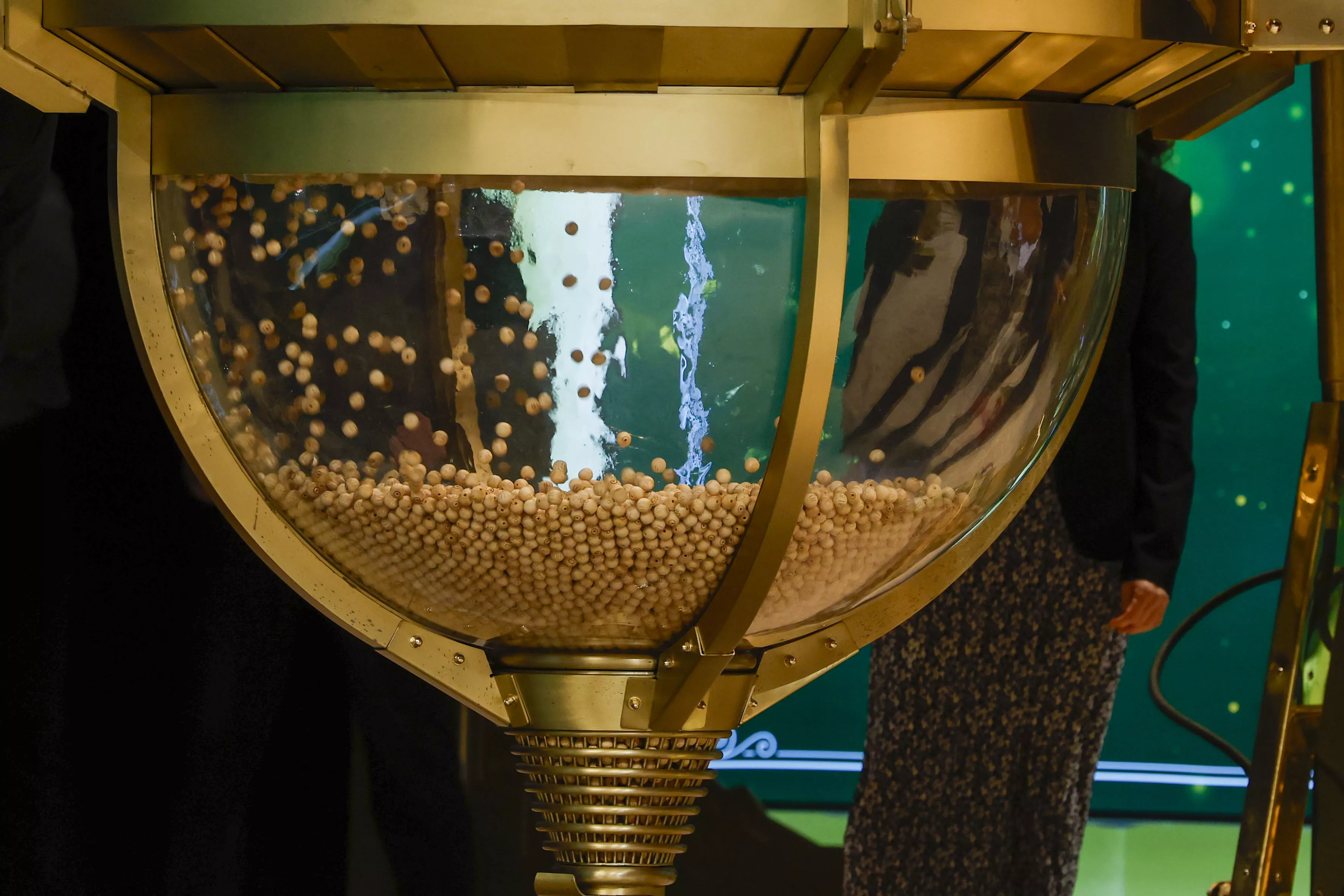 Bombo de la lotería de Navidad. / EFE