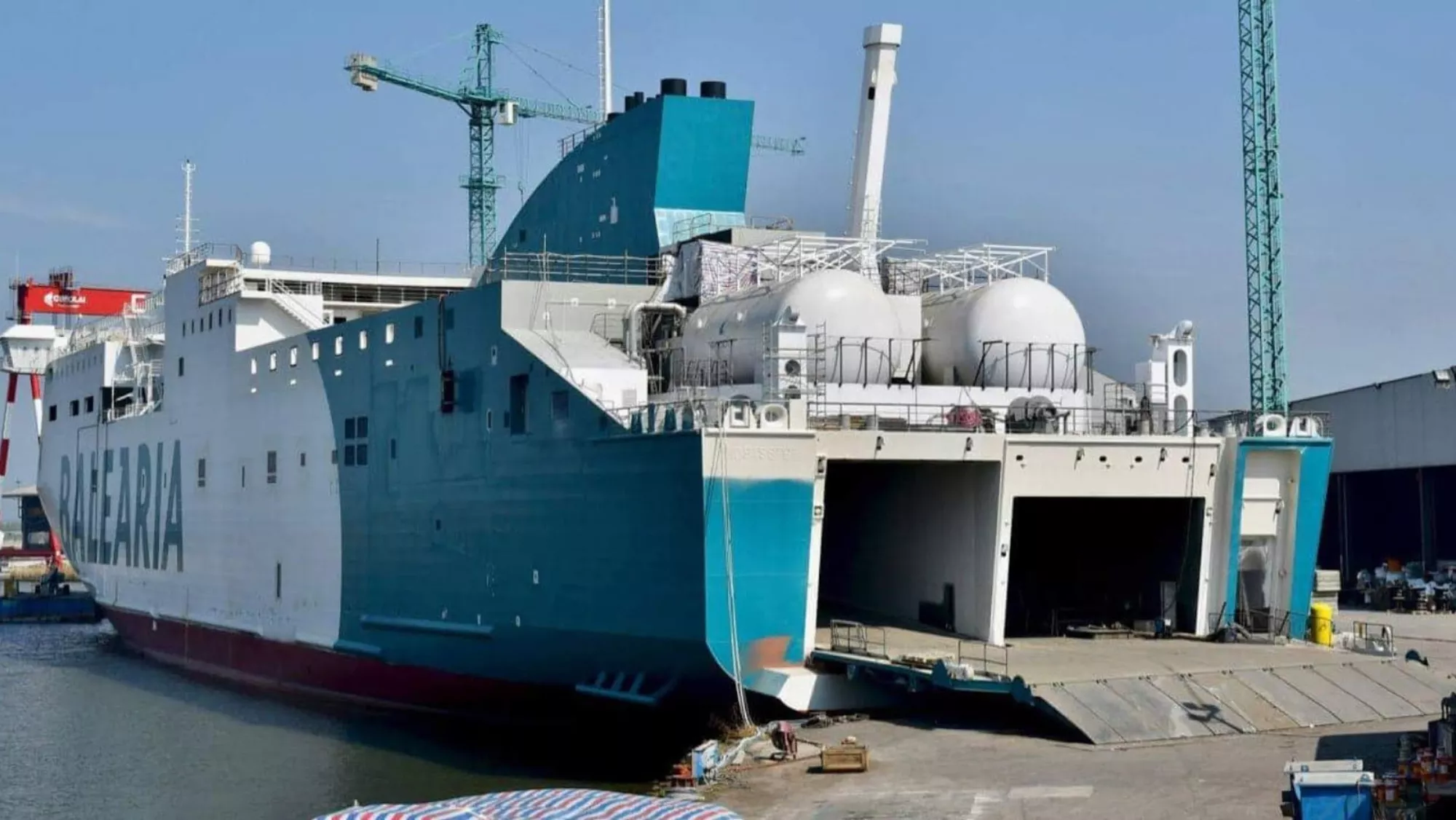 El ferry 'Marie Curie', de Baleària, que cubre la ruta entre Huelva y Canarias. / ARCHIVO