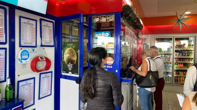 Clientes en La Chasnera este 22 de diciembre. / ATLÁNTICO HOY - ALBA MARICHAL